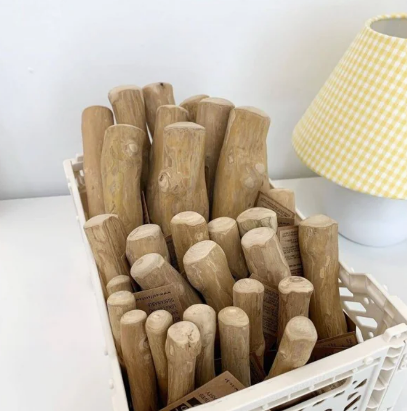Bâton à Mâcher en Bois de Caféier – 100% Naturel